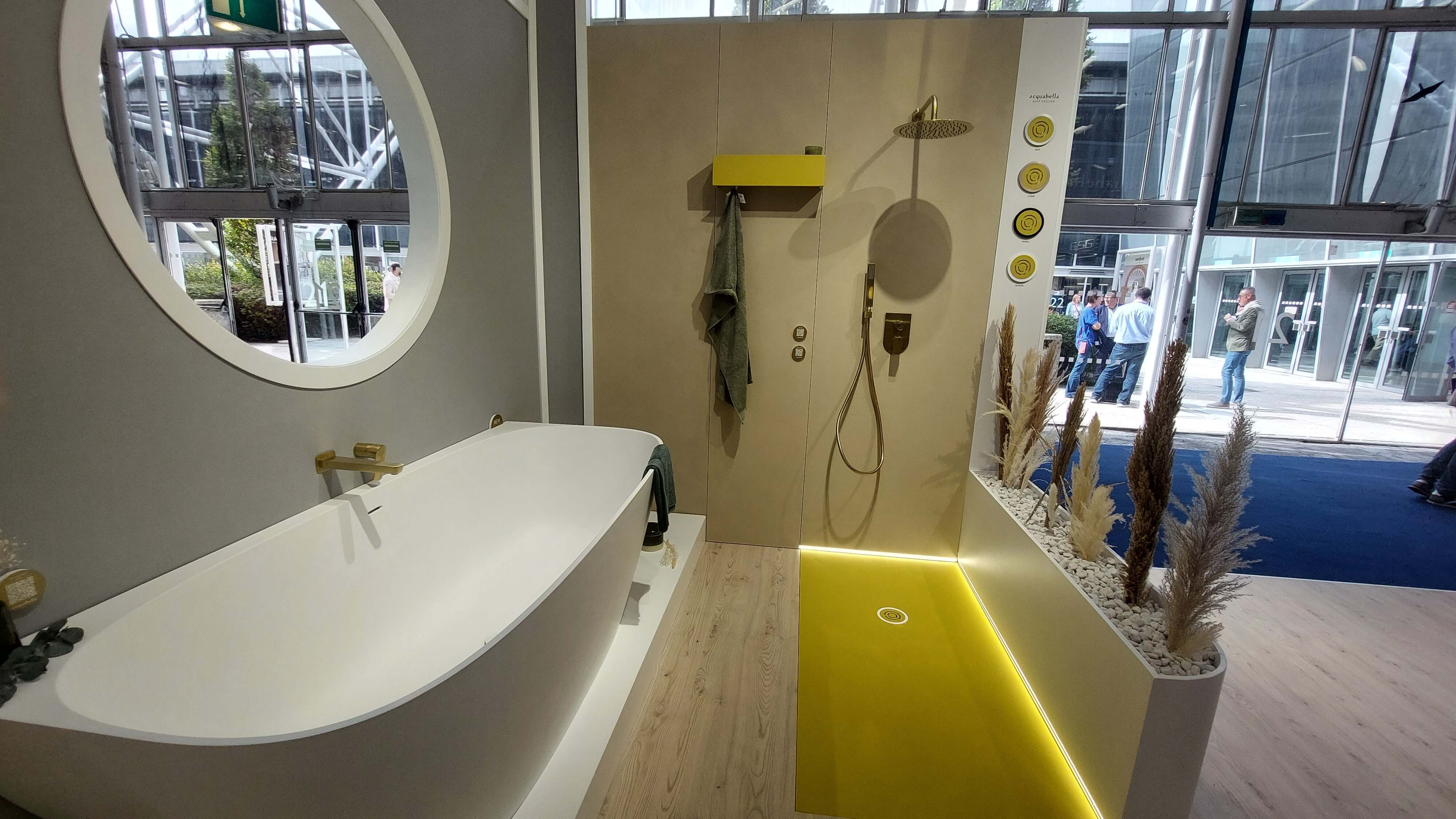 Immagine di bagno diventa smart